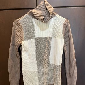 Women’s block color sweater size medium